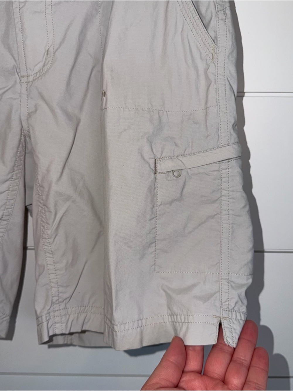 Columbia Titanium Women’s 10 Shorts Khaki Nylon 8.5" Hiking Gorpcore Packable - Picture 5 of 10